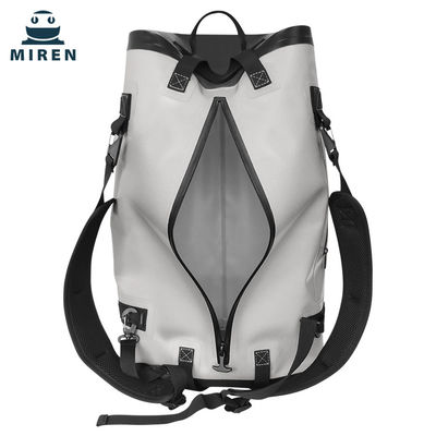 El petate impermeable del material 50L de TPU gris claro para el viaje al aire libre